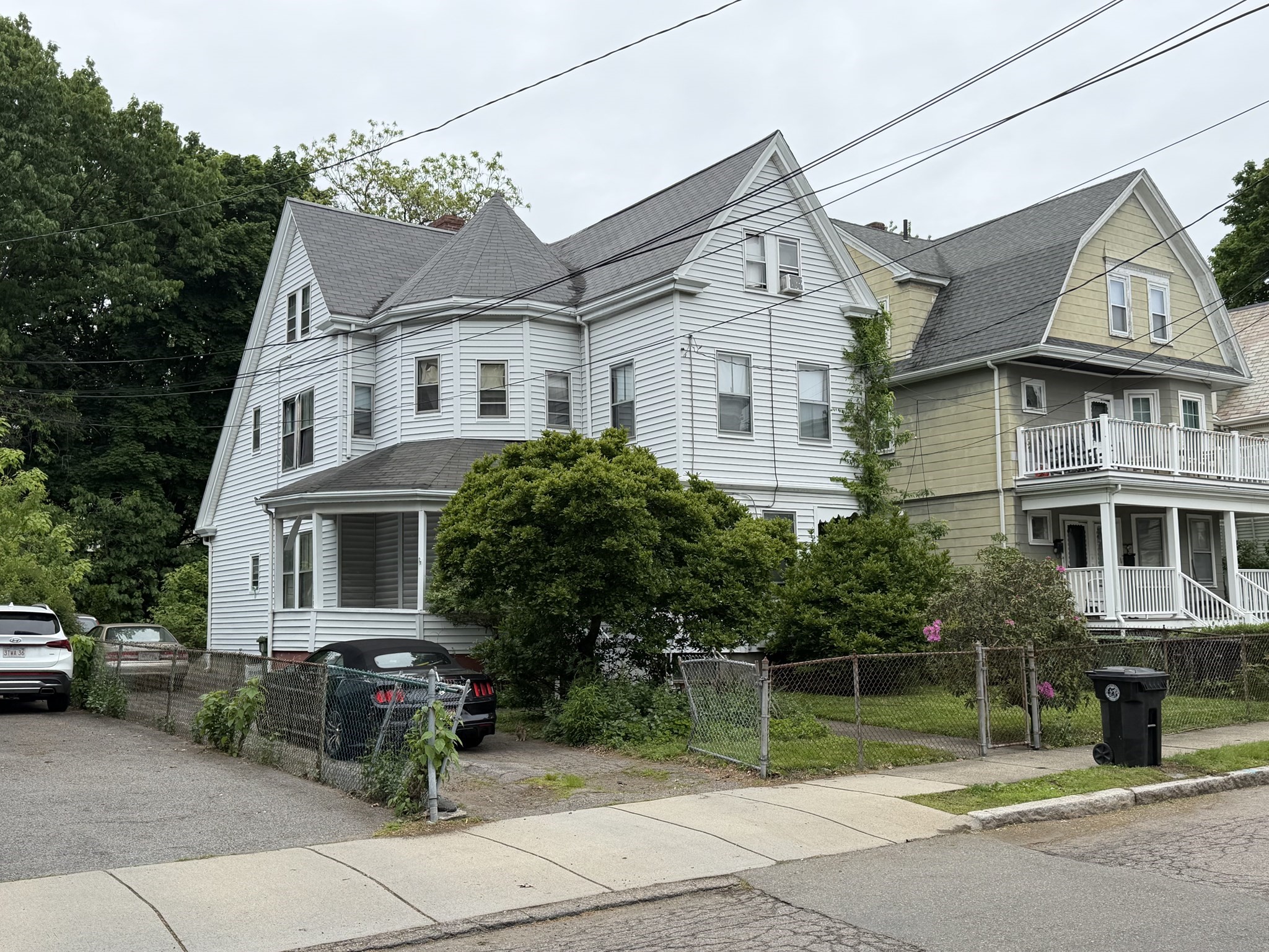 a photo of 33 Melendy Ave, Watertown, MA 02472